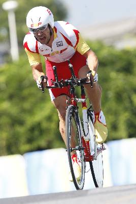 Eckhard conquista el bronce en la contrarreloj y se queda a 43 centésimas de la plata