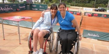 Elena Jacinto y Lola Ochoa pierden el segundo set y el partido