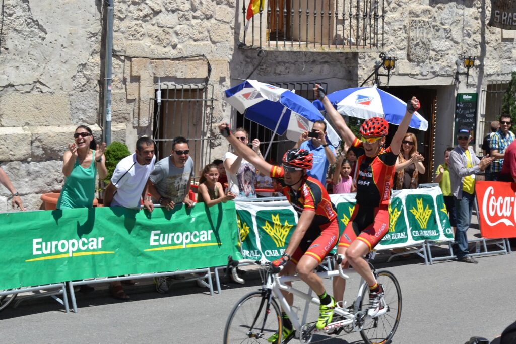 Otro doblete de los tándem masculinos en la prueba de fondo de la IV Copa del Mundo de Ciclismo Adaptado