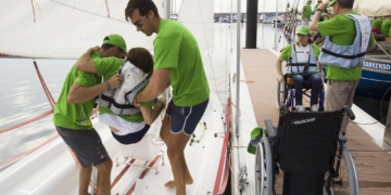 Iberdrola celebra en aguas de Sanxenxo el III Día del Voluntariado de la compañía en Galicia