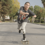 Oscar Loreto Jr. rinde tributo al skater discapacitado Jon Comer en este documental