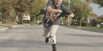 Oscar Loreto Jr. rinde tributo al skater discapacitado Jon Comer en este documental
