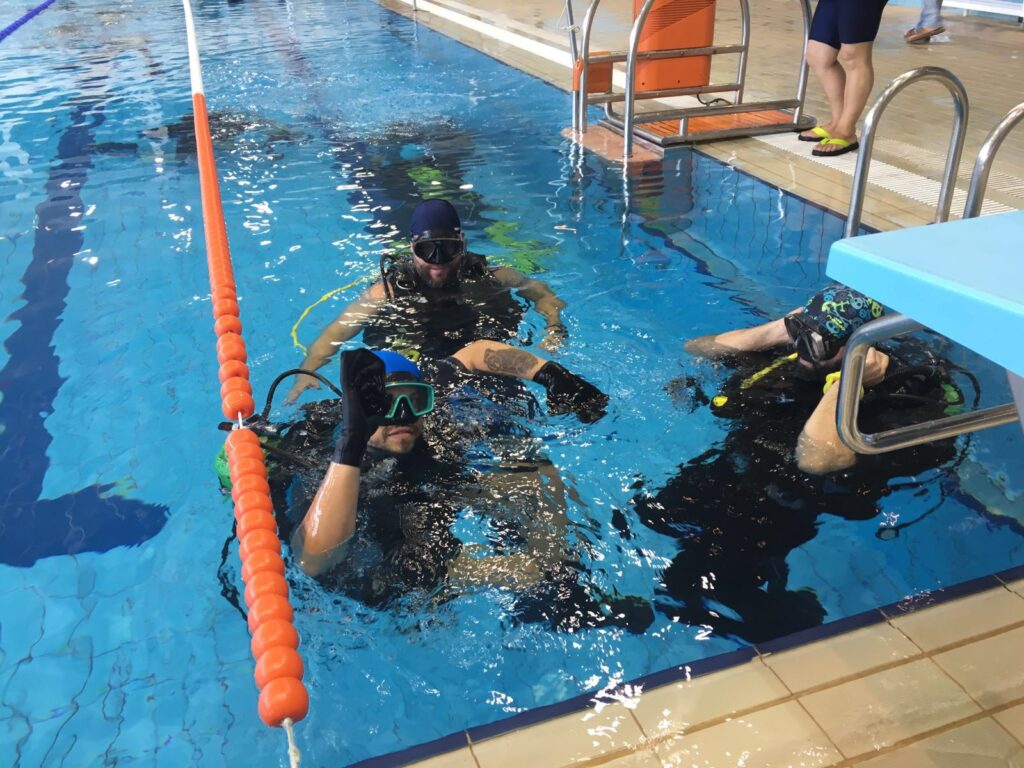El buceo adaptado se estrena en Tenerife