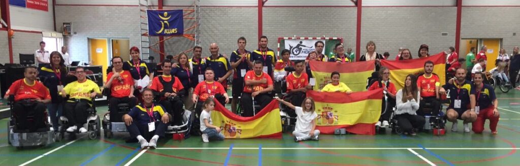 El hockey en silla de ruedas eléctrica español aprende en Holanda