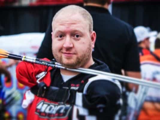 Uno de los mejores arqueros del mundo no tiene brazos