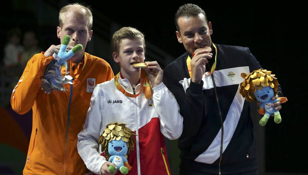 Campeón paralímpico de tenis de mesa con tan sólo... ¡16 años!
