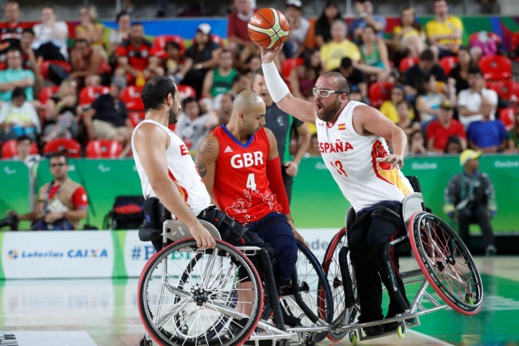 España luchará por un sueño bañado en oro