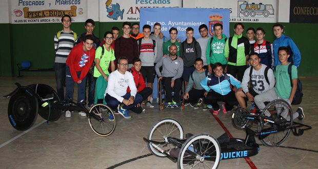 Comienzan las V Jornadas del Deporte Local en La Roda con Gustavo Molina