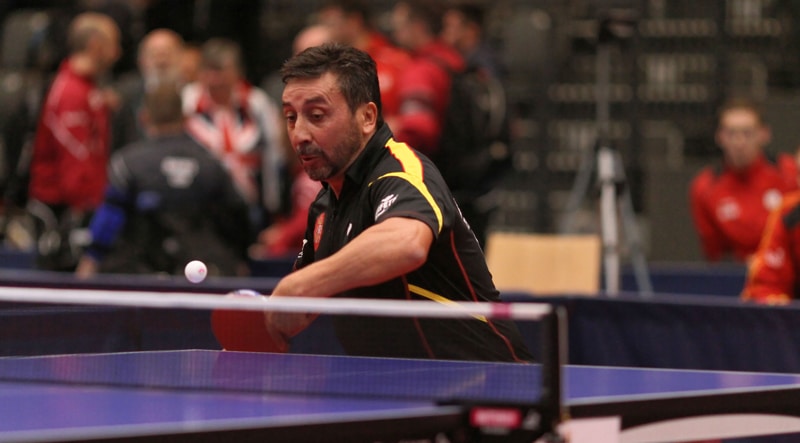 Juan Bautista Pérez acaricia la medalla en Río