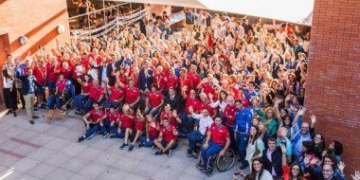 Los empleados de Liberty Seguros reciben al Equipo Paralímpico Español