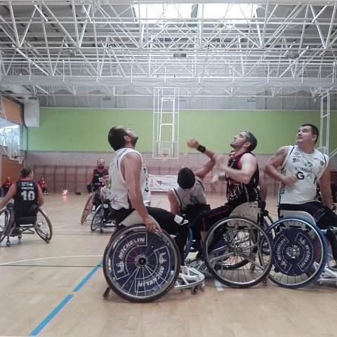 El Bidaideak muestra su poderío