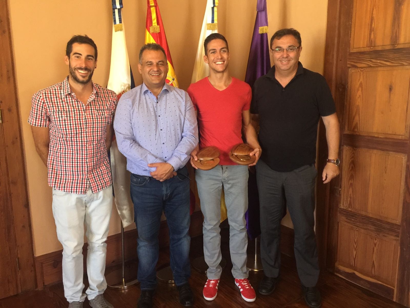 Israel Oliver y Vicente Hernández, homenajeados en La Laguna