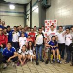 66 deportistas se lanzan a la piscina
