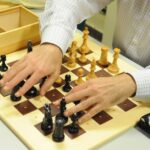 Alejandro Martínez sufre para ganar