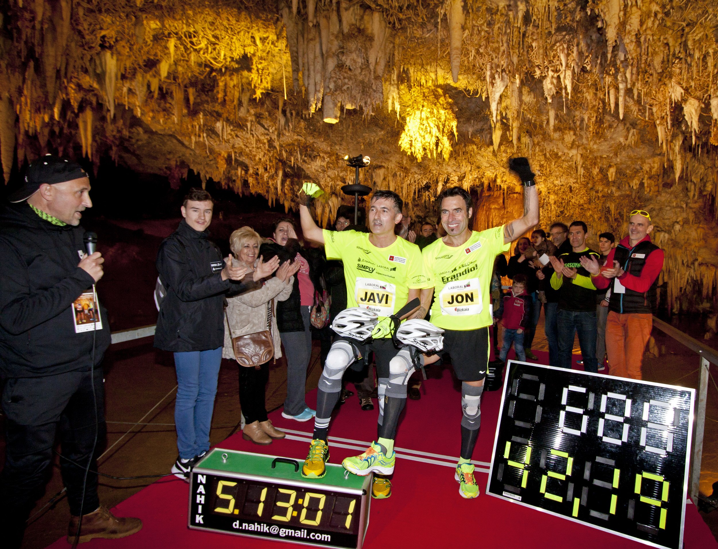 Javi Conde y Jon Salvador conquistan la cueva de Pozalagua