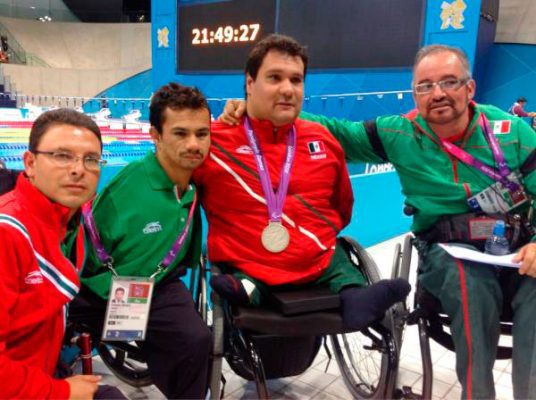 A concentración, nadadores paralímpicos