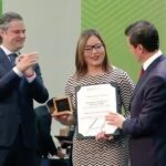 Par de atletas paralímpicos sonorenses son condecorados con Premio Nacional del Deporte