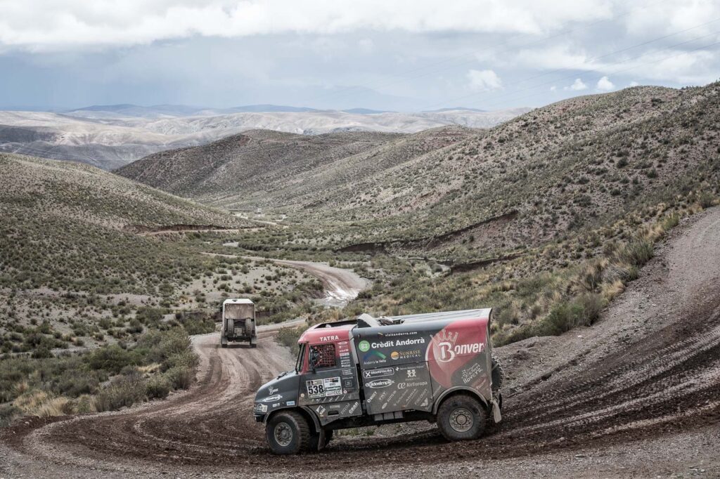 Albert Llovera llega a Uyuni con éxito