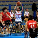 España acaba la fase de grupos tuteando a la poderosa Turquía