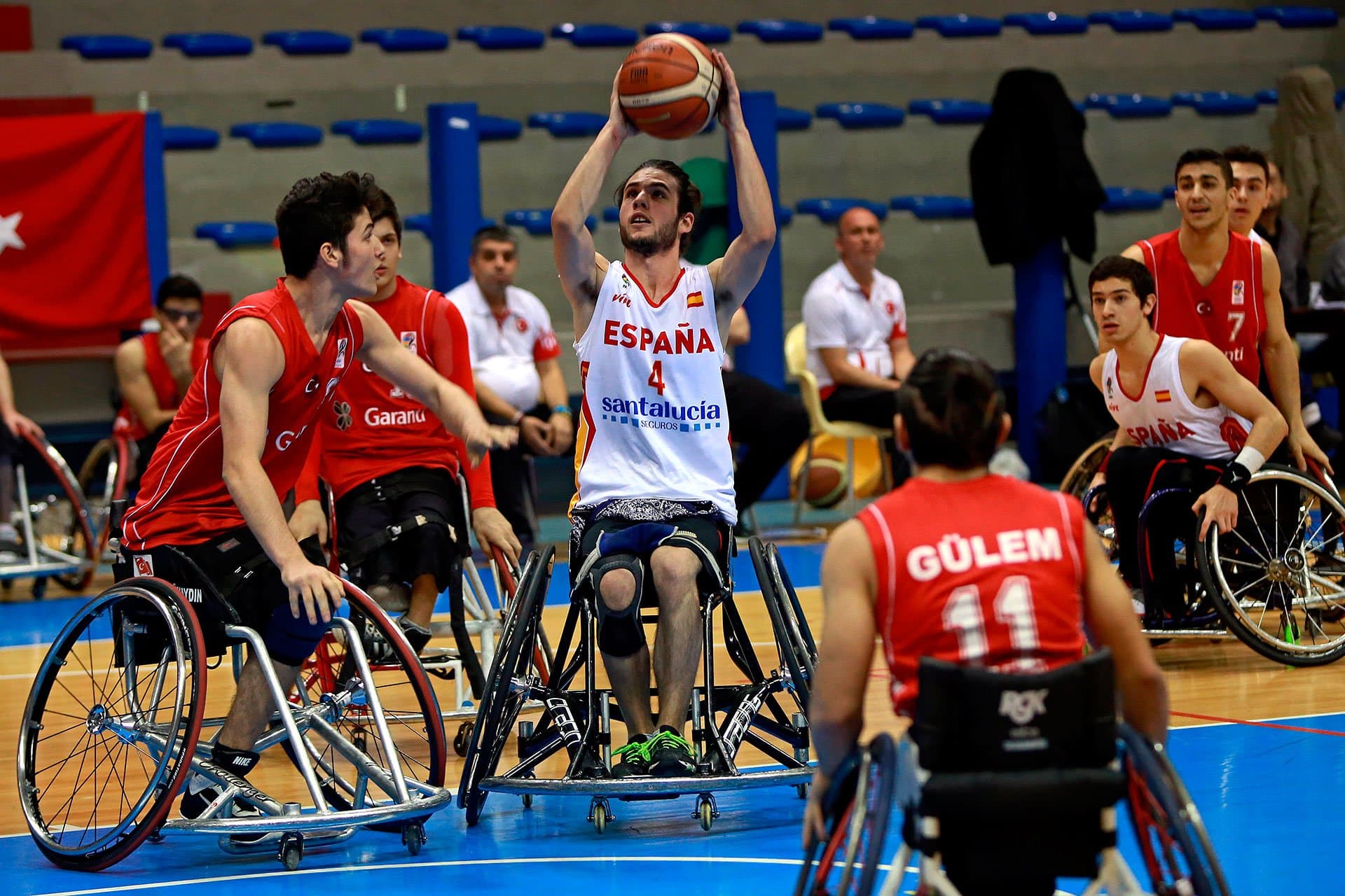 España acaba la fase de grupos tuteando a la poderosa Turquía