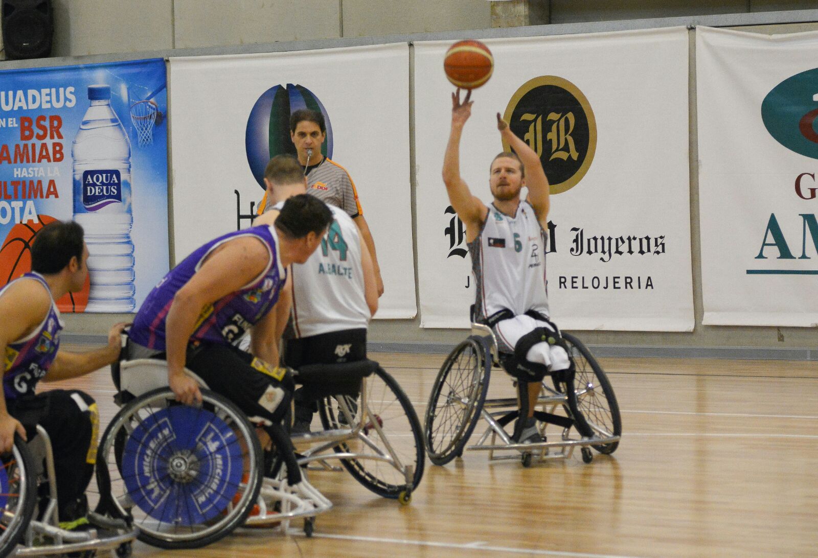 El BSR Amiab Albacete da un golpe en la mesa