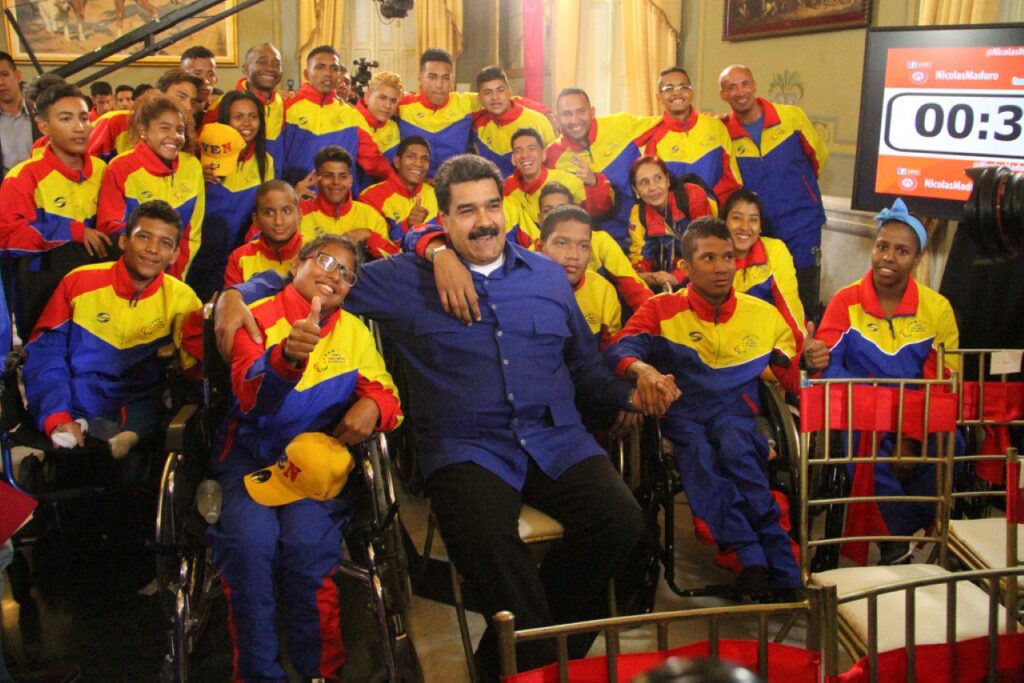 Abanderada delegación a Parapanamericanos Juveniles