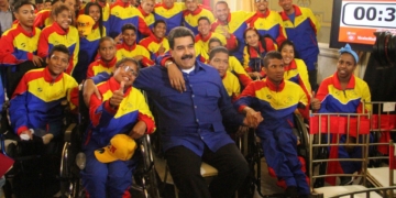 Abanderada delegación a Parapanamericanos Juveniles