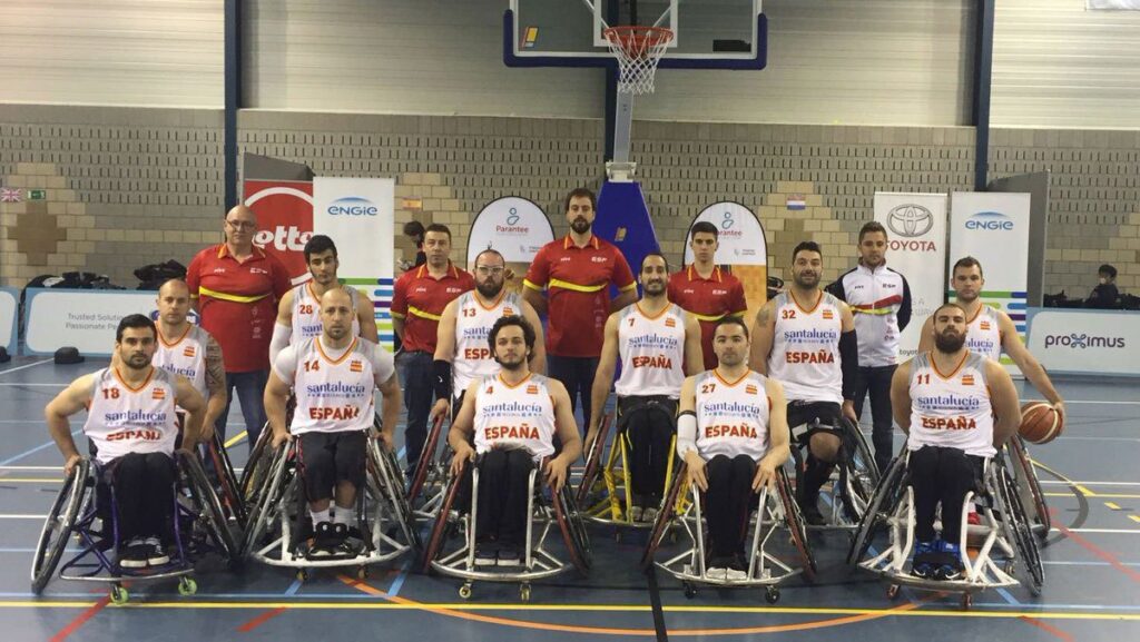 La selección española debuta venciendo a Suiza