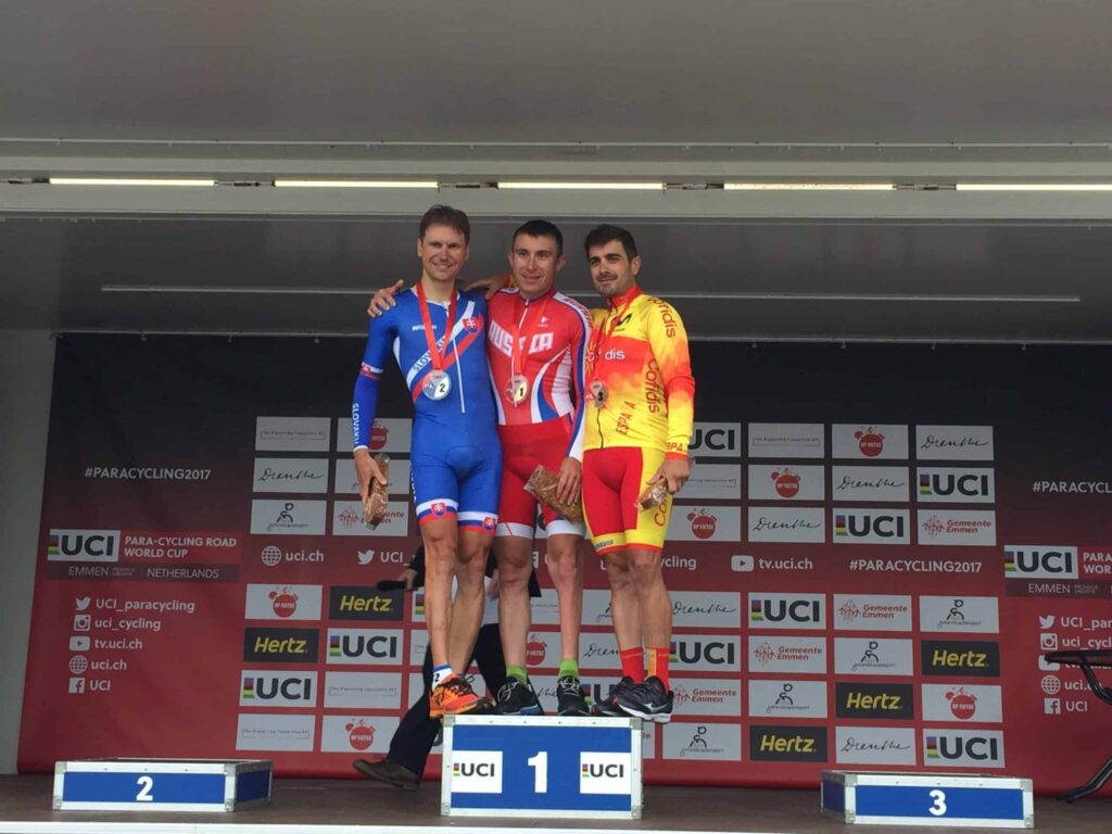 El ciclismo español pedalea hacia el bronce
