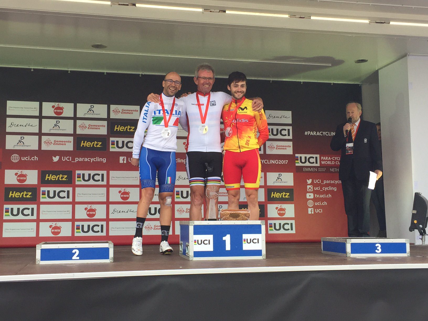 Lluvia de bronces para España