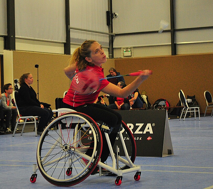 La incombustible Esther Torres, de la canasta a la raqueta