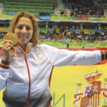 Nuria Marqués se baña en oro en México