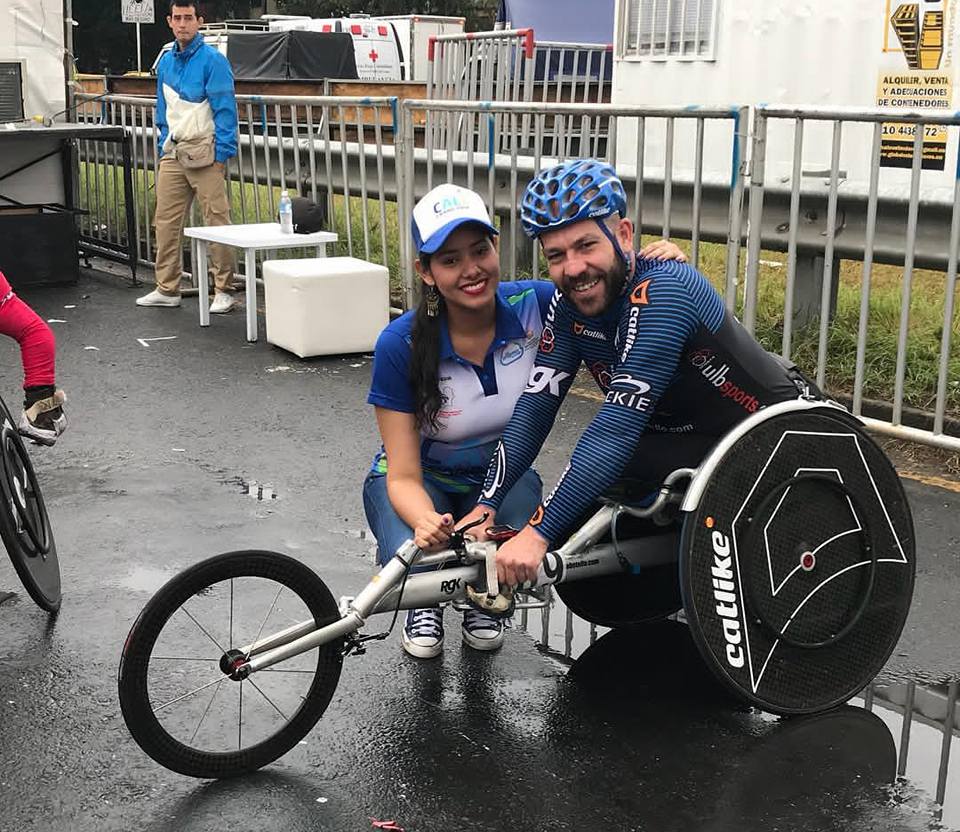 Rafa Botello abandona en Cali