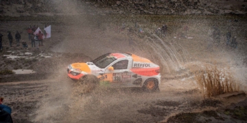 Isidre Esteve firma su mejor resultado en el Dakar a 100 km/h