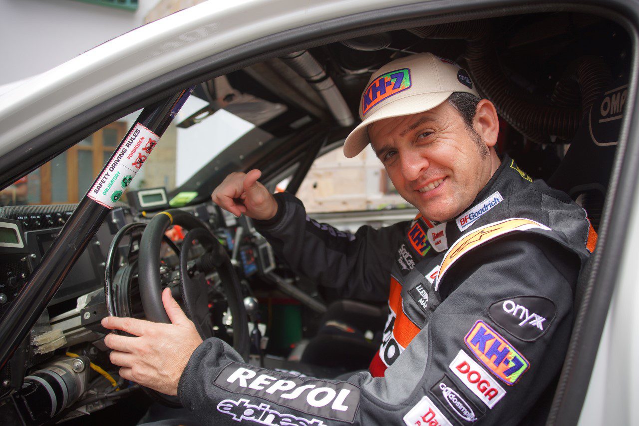 Isidre Esteve supera las dificultades del Dakar