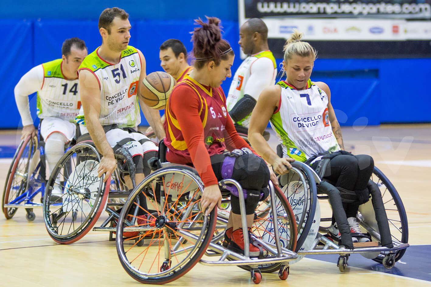 Amfiv recibe al colista a la espera de caras nuevas