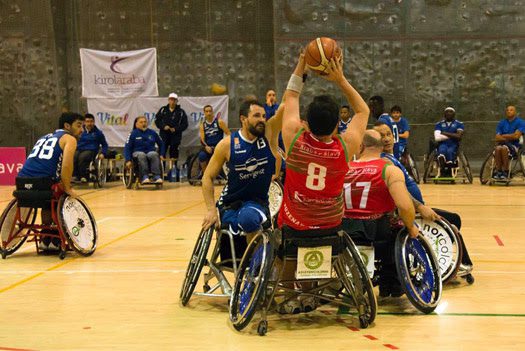 El Alcorcón sigue líder indiscutible y el Fundación Vital Zuzenak suma su cuarto triunfo consecutivo