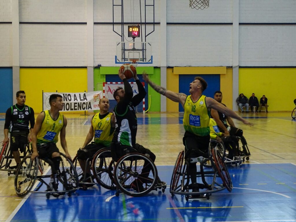 Amivel escala hasta la tercera plaza tras ganar al Mideba