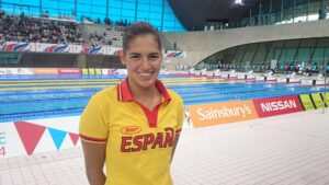 Michelle Alonso rompe una barrera más en la piscina