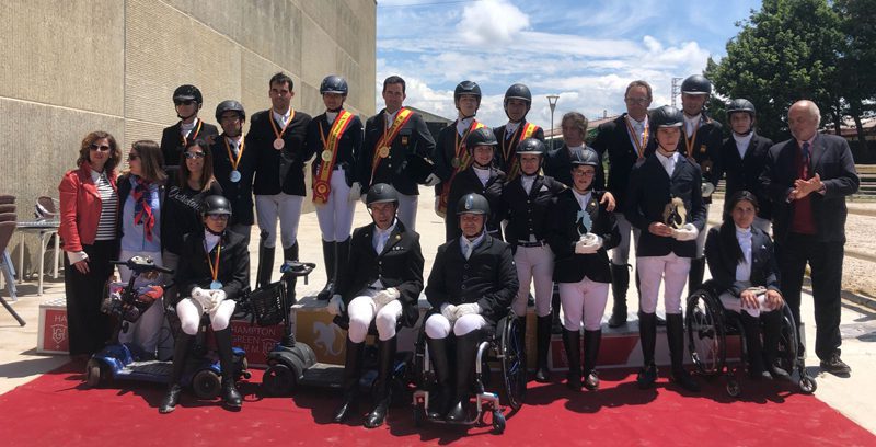 Natalia Quintana, Carmen López, Íker Beitia y Ana Vidal, campeones de paraecuestre