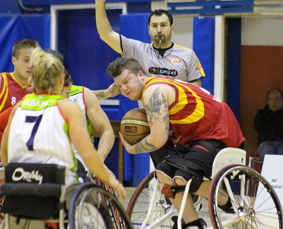 El Fundación Vital Zuzenak ata a David Andrew Ion