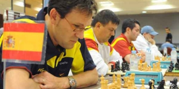 Ocho ajedrecistas ciegos compiten ante videntes en el Open de Benasque