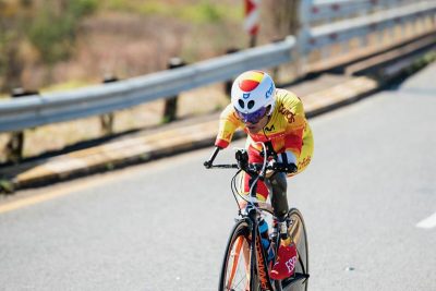 Ricardo Ten se reinventa con brillo sobre la bicicleta