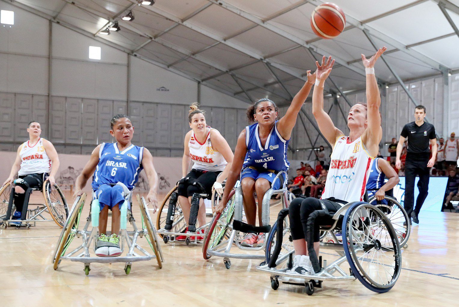 Agónico triunfo de España para seguir con vida en el Mundial