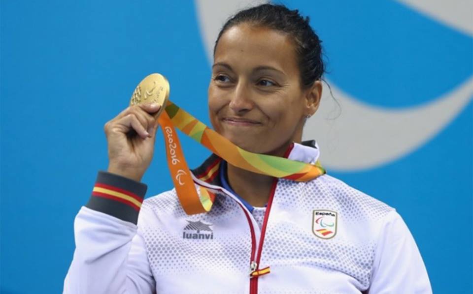 Lluvia de preseas para España en la piscina de Dublín