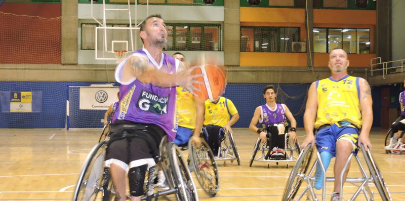 Fundación Grupo Norte visita la complicada cancha de Gran Canaria