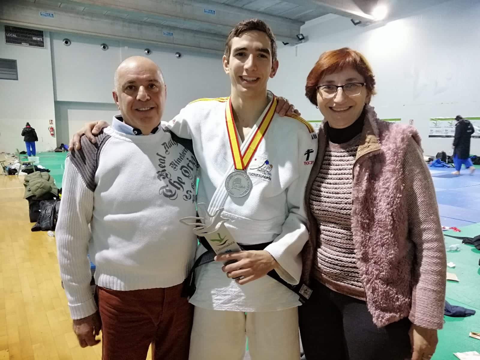 Sergio Ibáñez derriba barreras en el tatami