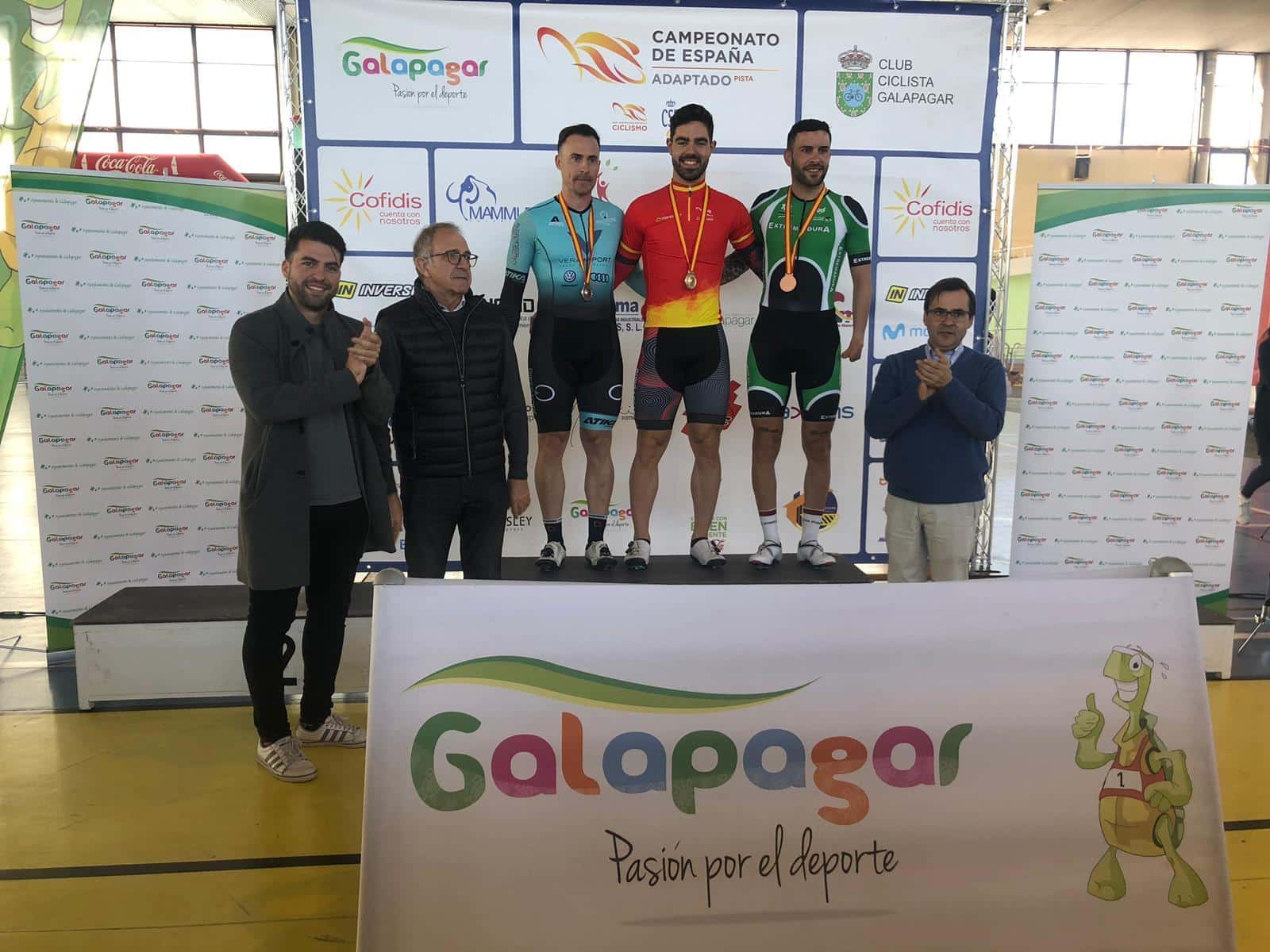 Galapagar corona a los nuevos campeones de ciclismo en pista