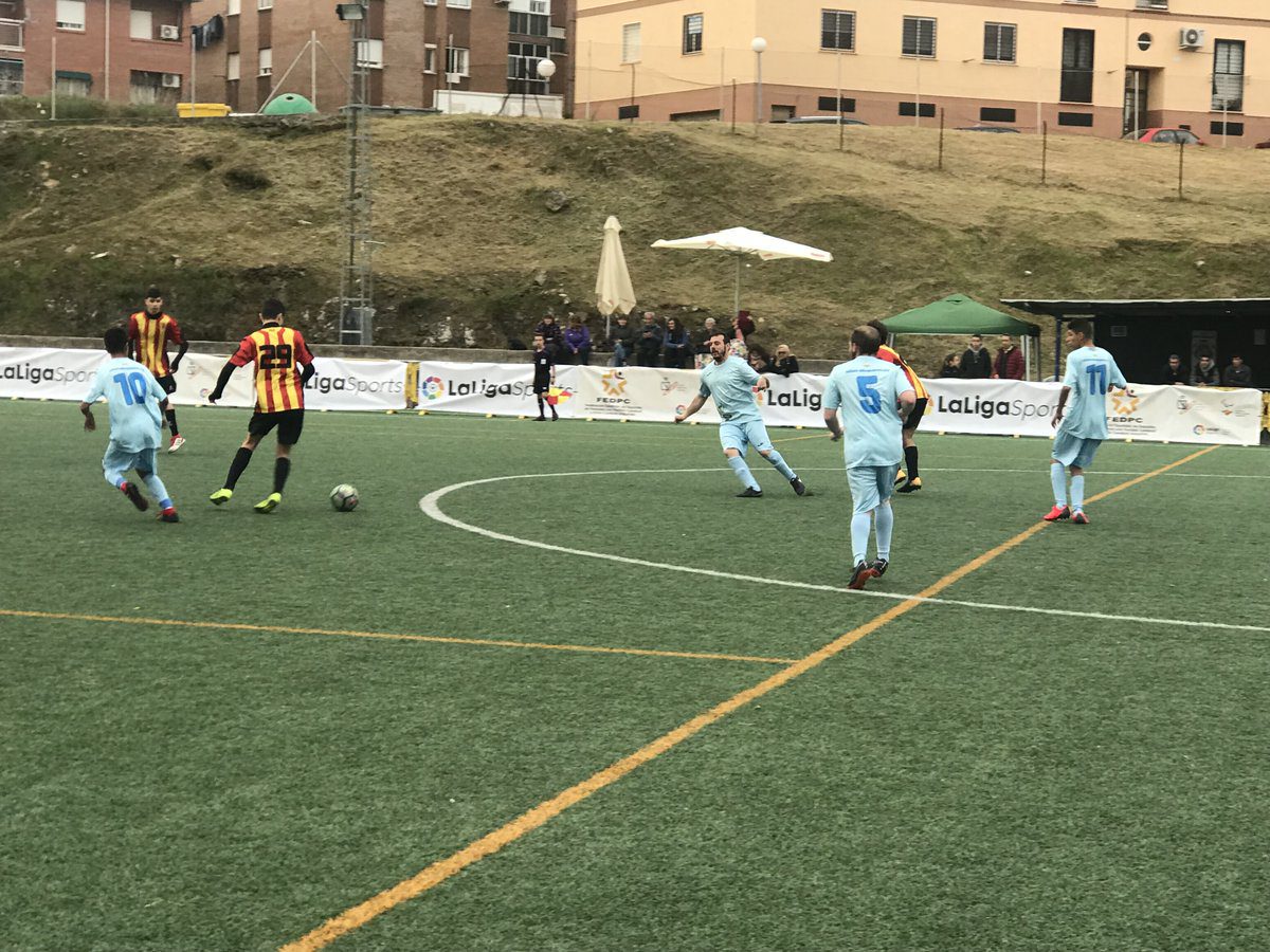 Apretada lucha en la Liga de Fútbol 7