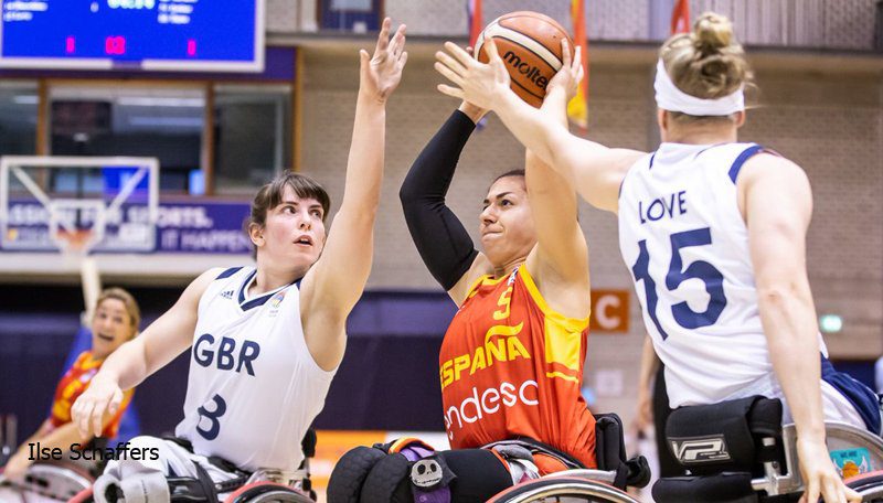 Gran Bretaña asfixia a una España sin acierto